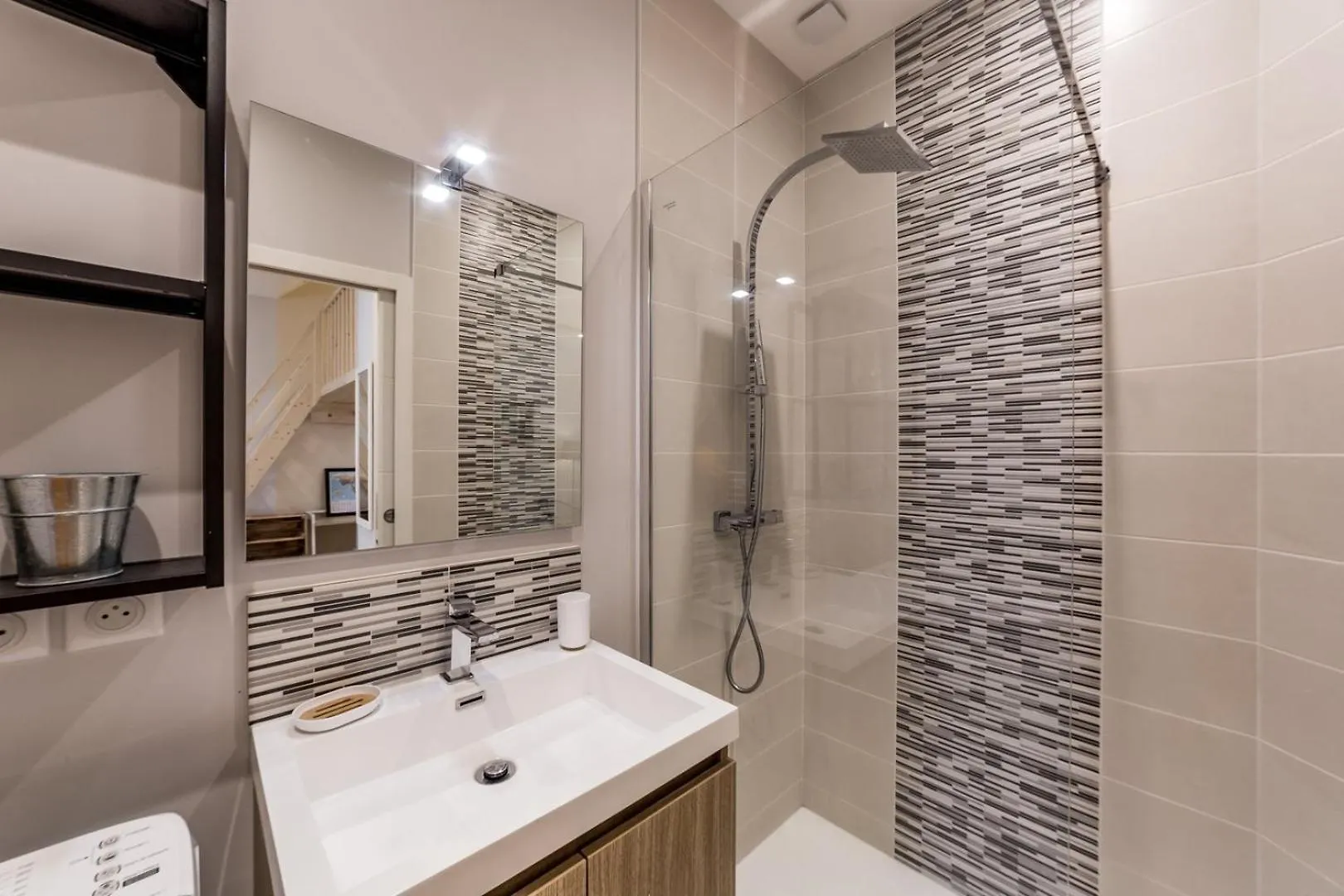 Cosy Entierement Renove Idealement Place Ail Lyon Apartment